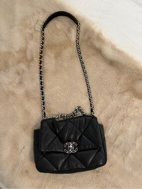 Chanel Quilted Lambskin Medium 19